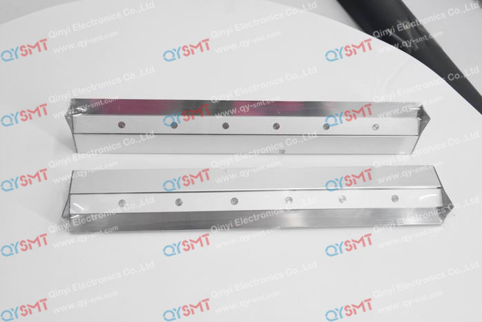 300mm Lead Free Squeegee Assembly, 60°, 15mm overhang SQAG303