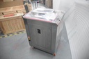Vacuum sealing machine