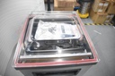 Vacuum sealing machine