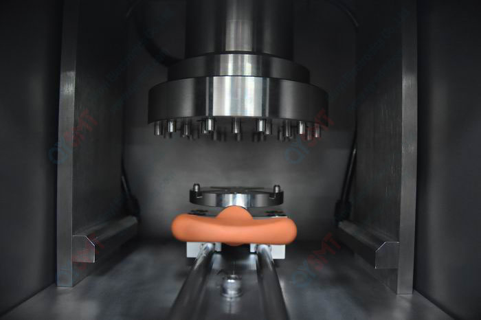 Nozzle cleaning machine