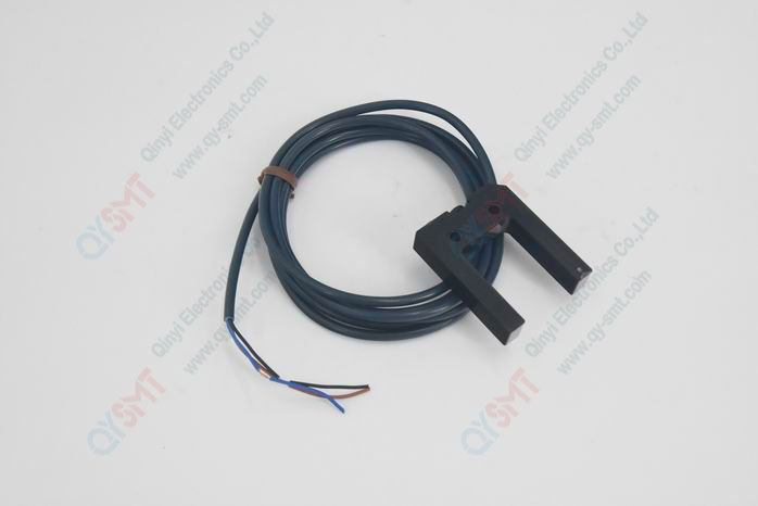 PHOTOELECTRIC SENSOR OMRON