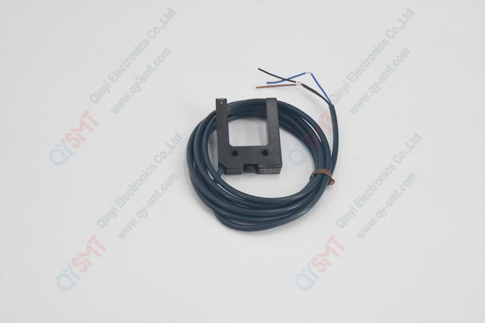 PHOTOELECTRIC SENSOR OMRON