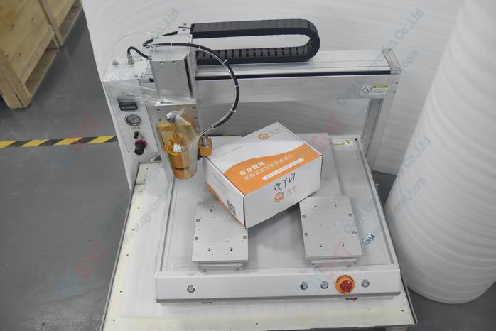 Double header glue dispensing machine