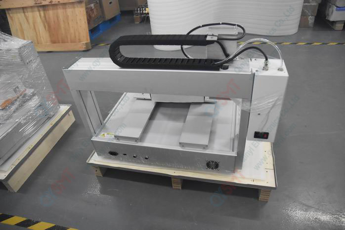 Double header glue dispensing machine