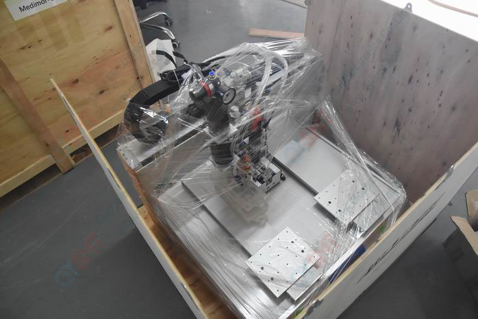 Dispensing and locking machine