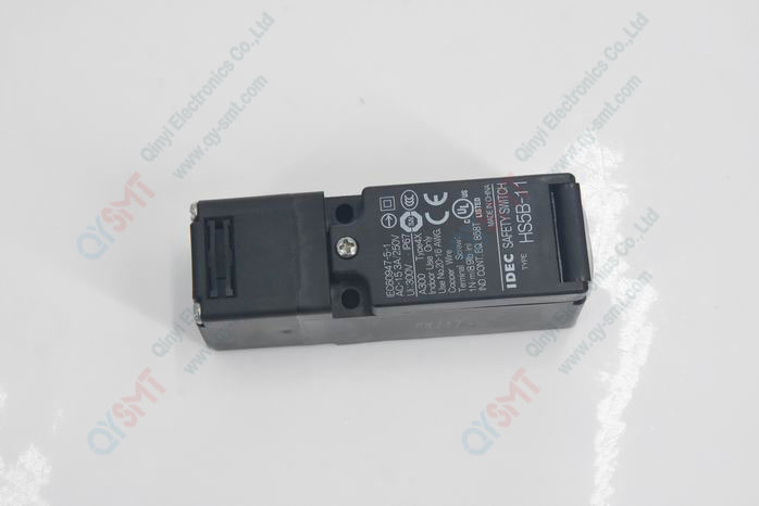 LIMIT  SWITCH  WITH  KEY    IDEC
