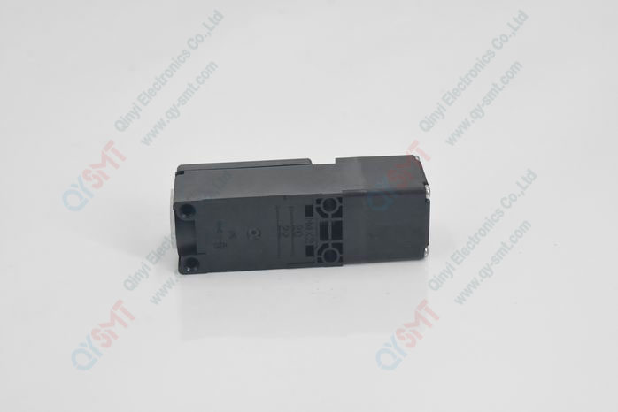 LIMIT  SWITCH  WITH  KEY    IDEC