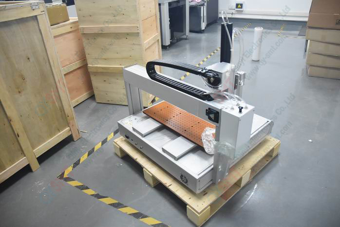 Glue dispensing machine