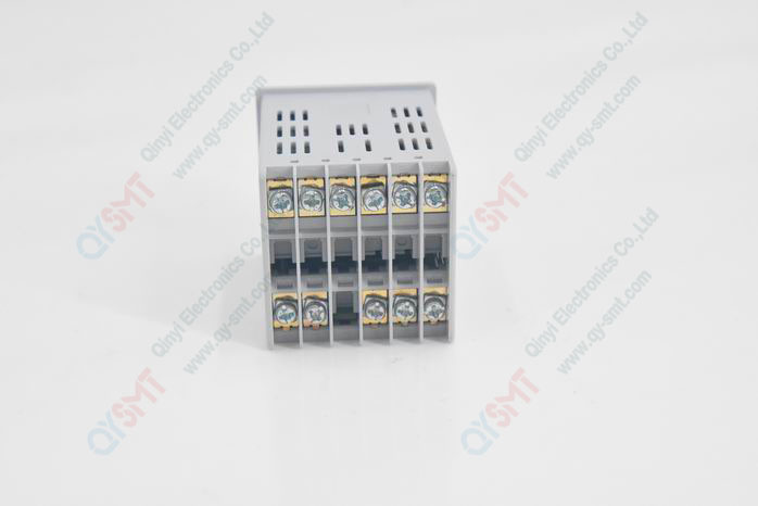 Azbil Temperature controller SDC15 (Model C15TV0LA0100)