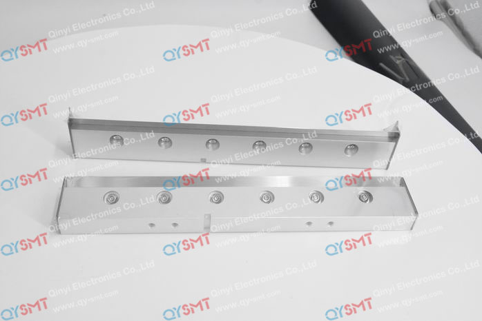 300mm Lead Free Squeegee Assembly, 60°, 15mm overhang SQAG303