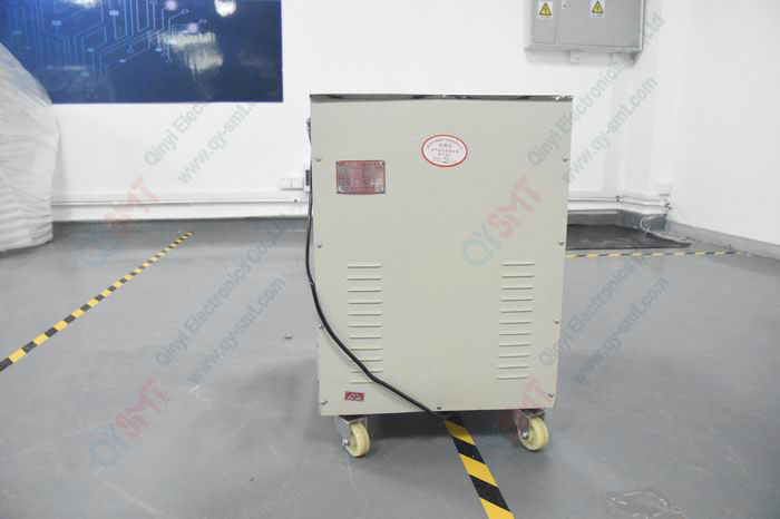 Vacuum sealing machine