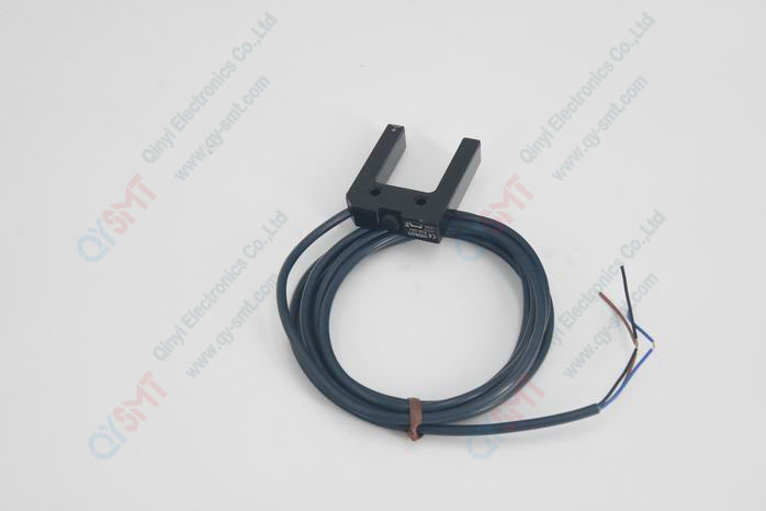 PHOTOELECTRIC SENSOR OMRON