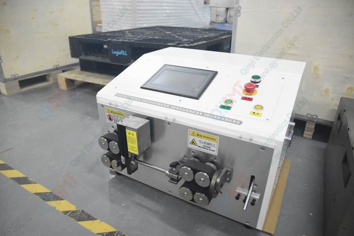 Wire stripping machine